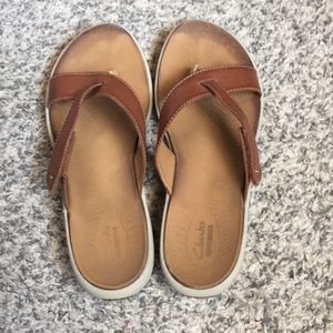 Clarks Adjustable leather Sandal Thong Flip Flop